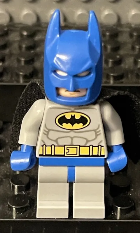 LEGO Batman Minifigure DC Super Hero 10672 / 10724 - sh111 Light Gray Black Cape