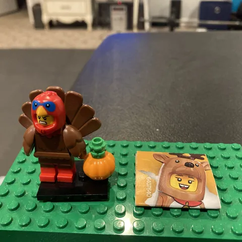LEGO Minifigure Turkey Costume With Pumpkin - Series 23 Holiday Thanksgiving Set