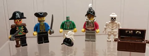 LEGO Pirates: Buccaneers (6204)-Retired Vintage Set-Incomplete-Please Read