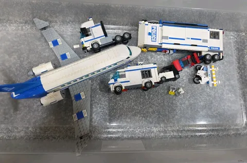 LEGO City Passenger Plane (3181) - 7286, 7288 Retired 2010 READ