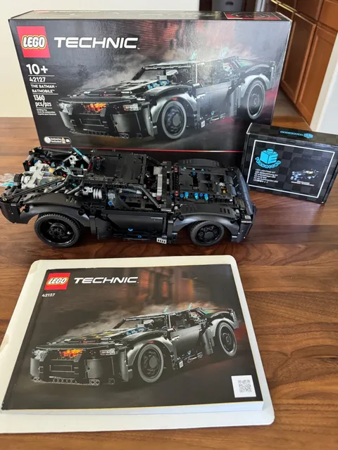 LEGO Technic 42127 The Batman Batmobile, 100% Complete w/ Box, Instruction, LEDs