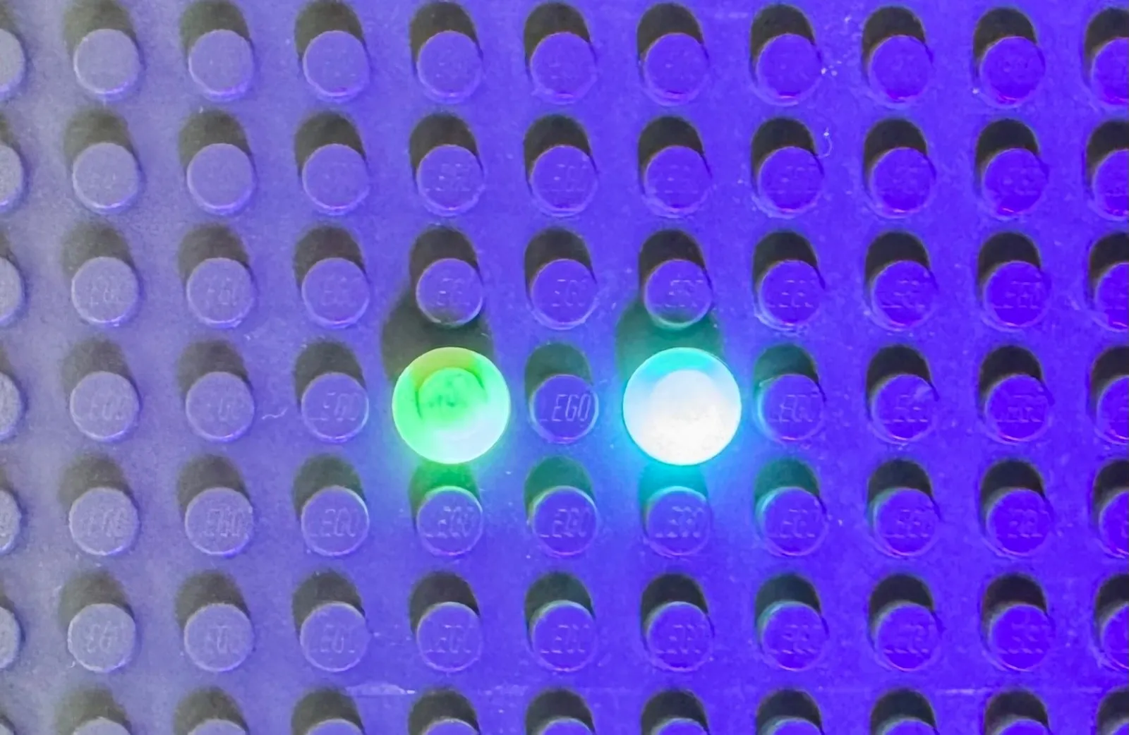 LEGO Plate, 1x1 Round 4073 Glow In Dark