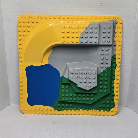 LEGO Duplo Zoo 15"x15" Base Plate Raised 3-D Water Land Slide Pond Green Blue