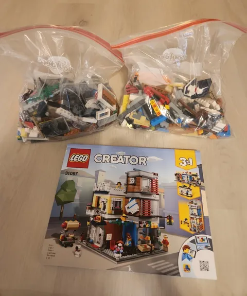 Lego Creator 31097 Pet Shop & Cafe Manual Pieces in Bags 3 In 1 Retired No Box