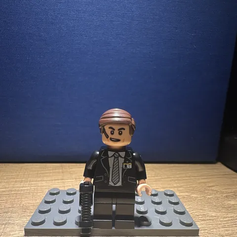 LEGO Agent Coulson sh0396 Minifigure | Pre-Owned | Perfect Condition w/ weapon