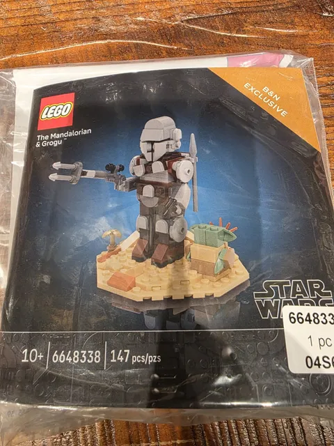 Star Wars Barnes & Noble Exclusive Lego Set - Legos - The Mandalorian & Grogu