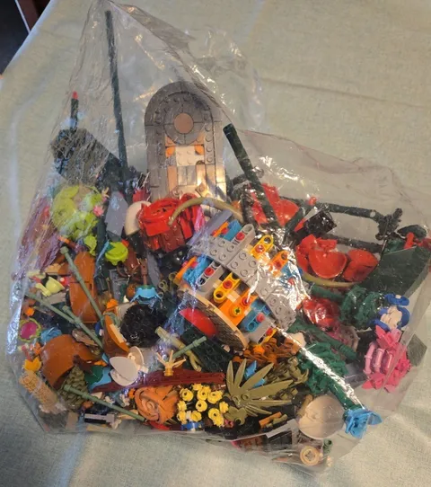 4 Pounds Of Lego Botanicals Flowers Bouquet Pieces  10343, 10311, & 10328
