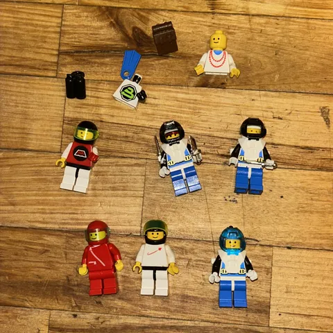 Vintage Lego Scuba & Space Minifigures Lot
