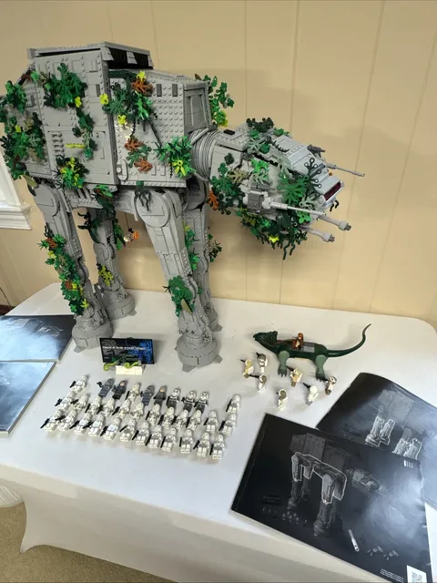 LEGO Star Wars UCS AT-AT 75313 Custom MOC + 40 Minifigures Read Description!