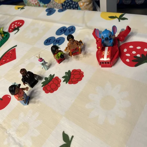 LEGO Lilo & Stitch Beach House Minifigures ONLY from 43268 
