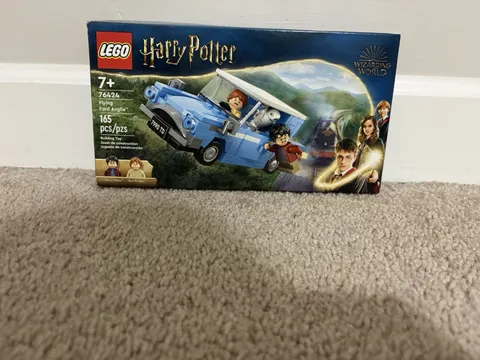 LEGO Harry Potter: Flying Ford Anglia (76424) GIVE OFFERS 