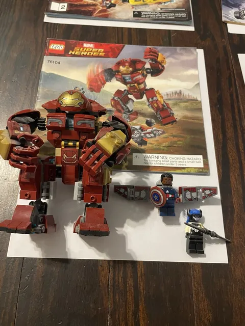 LEGO Marvel 76104 Hulkbuster Smash-Up 375pc No Box Iron Man Captain America