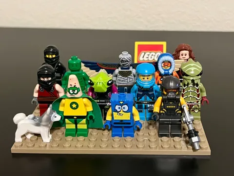 LEGO Vintage lot 13 Minifigures Rare/Retired Great Condition!!!