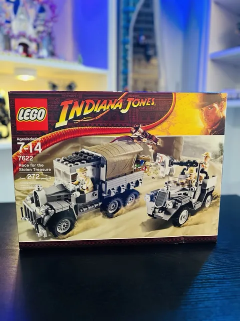 LEGO 7622 Indiana Jones Race for the Stolen Treasure