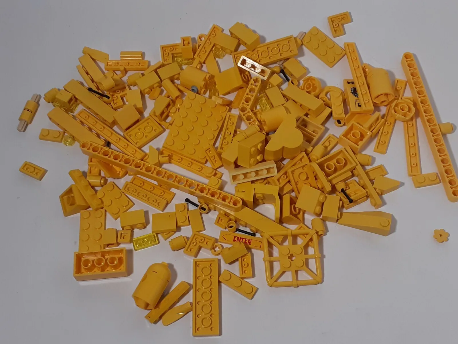 LEGO Bricks Assorted Lot-Yellow 