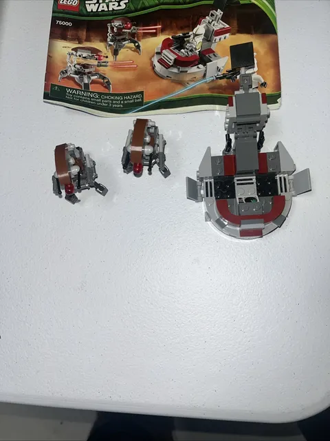 LEGO Star Wars: Clone Troopers Vs. Droidekas (75000)