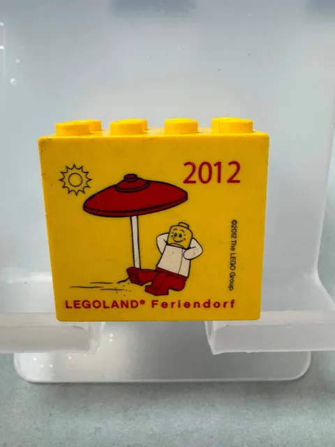 LEGO collector's brick special brick 2x4x3 yellow Legoland holiday village 2012