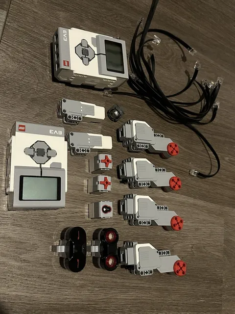 LEGO Mindstorms EV3 Bulk Lot - 2013 Parts Pieces Motors Connectors Sensors Etc