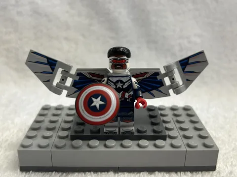 LEGO Marvel Studios Collectible Minifigure Sam Wilson as Captain America 