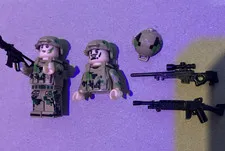 Custom LEGO Minifigure special pops soldier - w/ accessories