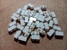 LEGO BULK LOT OF 42 WHITE 1 X 1 X 1 2/3 BRICKS STUDS ON SIDE #32952
