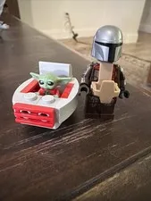 LEGO Star Wars Mandalorian & Grogu Minifigures with Pram. Advent Calendar 2021