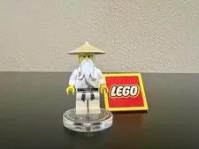 LEGO Ninjago   2011 Wu Sensei (njo0002) "The Golden Weapons" Rare/Retired New!!!