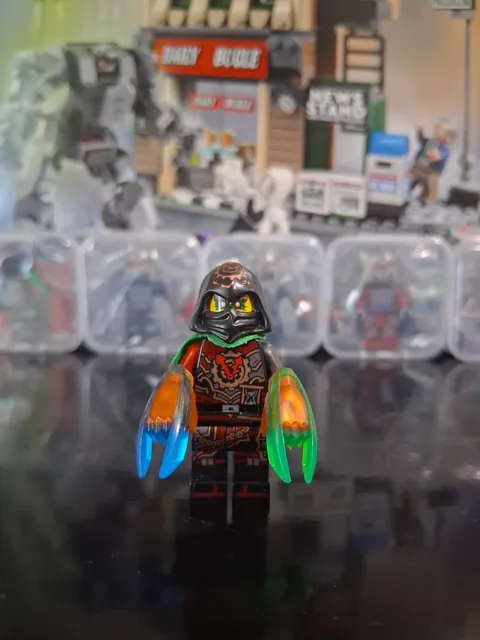 Lego NINJAGO Hands of Time Krux w time blades