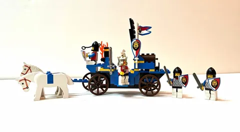 LEGO Castle 6044 King's Carriage Lion Knights, vintage complete set, 1995