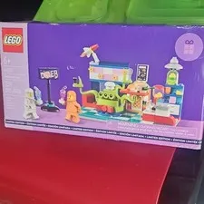 Lego 40687 Alien Space Diner Limited Edition New Sealed