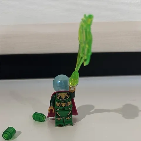 LEGO Marvel Mysterio Minifigure sh028 Glow in the Dark w/ Trans-Green Effects