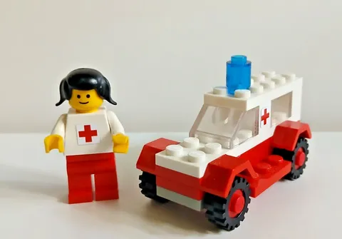 GENUINE LEGO SET 606 AMBULANCE COMPLETE BUILD NO BOX NO INSTRUCTIONS