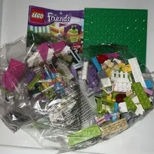 LEGO Friends 3942 Heartlake Dog Show Set - Mia Mini-Doll & Puppy - New No Box