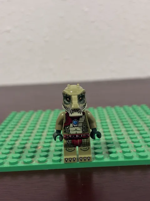 LEGO 70231 Crocodile Warrior Minifigure from Legends of Chima Crocodile Tribe