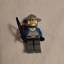 LEGO Castle King's Knight Scale Mail Broad Brim Minifigure cas517 Set 70400 RARE