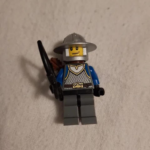 LEGO Castle King's Knight Scale Mail Broad Brim Minifigure cas517 Set 70400 RARE