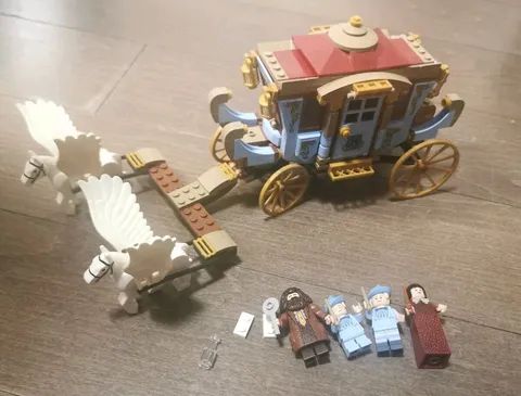 Lego 75958 Harry Potter Goblet of Fire Beauxbatons' Carriage Arrival at Hogwarts