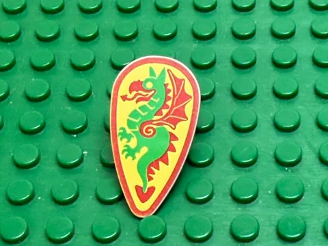 LEGO Old Gray Shield Oval w/Green Red Dragon Yellow Background 6076 6082#2586p4b