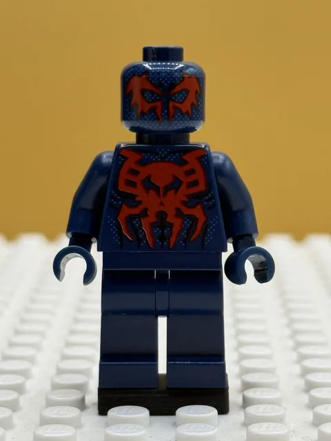 USED LEGO Marvel Spider-Man 2099 set 76114 sh0539