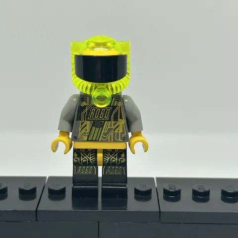 LEGO Minifigure 1990s Space RoboForce Yellow & Gold + Blaster sp035 2154 / 2152