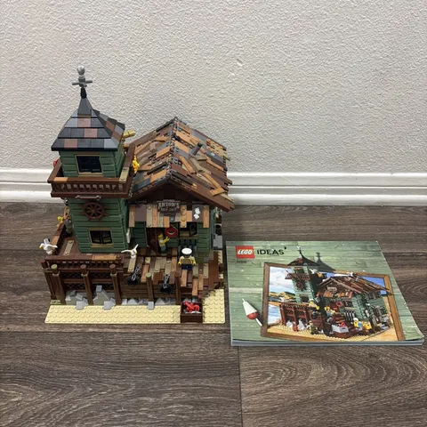 LEGO Ideas: Old Fishing Store #21310 (used, almost complete, manual, no box)