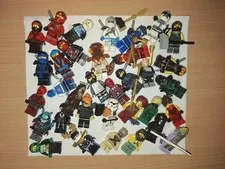 LEGO STARWARS-NINJAGO-MARVEL Minifigure pile