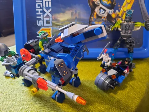 LEGO Nexo Knights 70312 Lance's Mecha Horse, Motocycle 30371 & Clay Storage Case