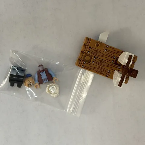 LEGO Disney Pinocchio Geppetto Boat Scene Minifigure / Magic of Disney 21352 