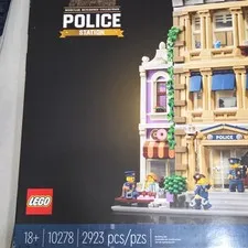 LEGO Icons Modular Buildings Police Station 10278 2923 pcs Set 18+