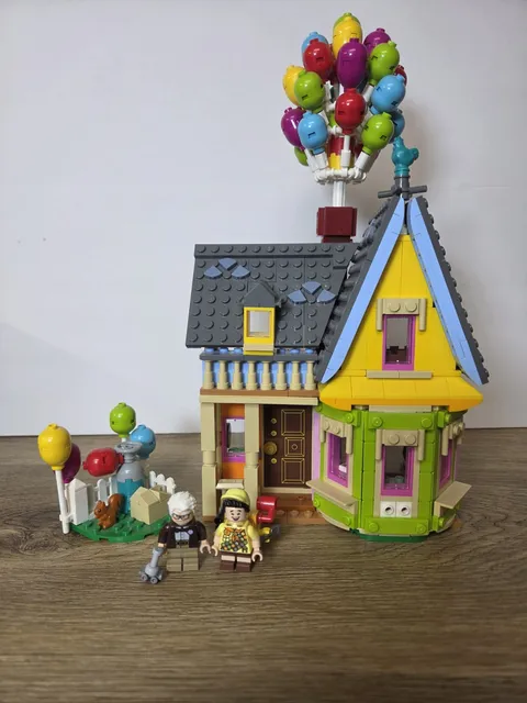 LEGO Disney: Up House (43217)  Build Complete Missing Doug Figure