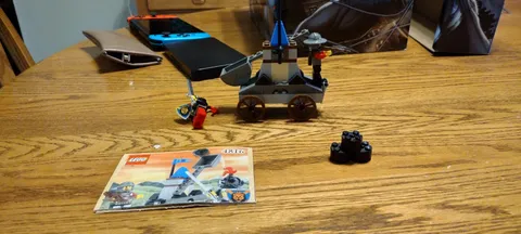 Lego Knights Kingdom 1 - 4816 Knight's Catapult 100% Complete w/box