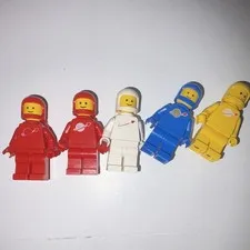 LEGO Classic Space Astronaut/Spaceman Minifigure Lot (5) Red White Blue Yellow