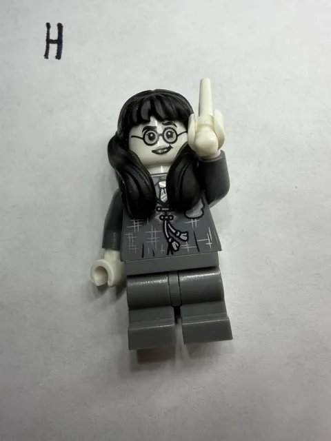 LEGO Minifigure Moaning Myrtle Dark Bluish Gray Robe Harry Potter NEW