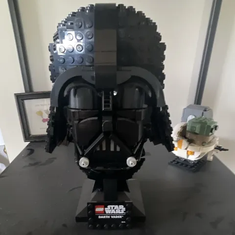 LEGO Star Wars Darth Vader Helmet 75304 Complete Set w/ Stand 834 pcs